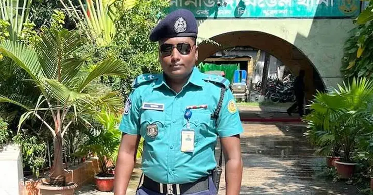 বিএনপি নেতার বাড়ি ভাঙচুরের মামলায় এসআই সুকান্ত গ্রেপ্তার
